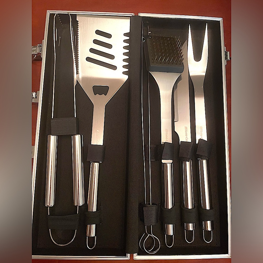 Brand New Stainless Steel BBQ/Camping  Grill Tool Set in Carry Box